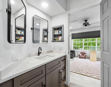 5705 Nw 42nd Court - Photo Thumbnail 27