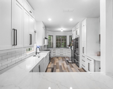 5705 Nw 42nd Court - Photo Thumbnail 11
