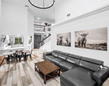 5705 Nw 42nd Court - Photo Thumbnail 5