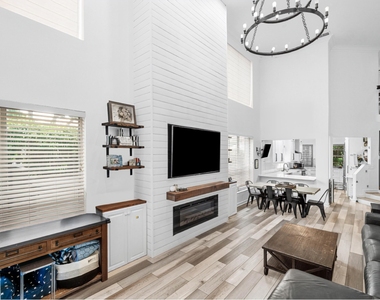 5705 Nw 42nd Court - Photo Thumbnail 7