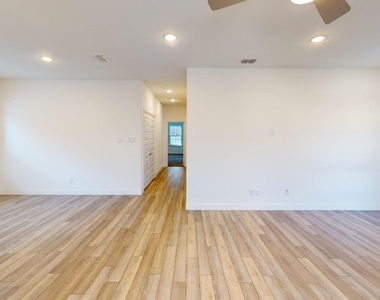 3912 Goldfinch - Photo Thumbnail 7