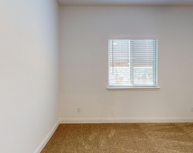 3912 Goldfinch - Photo Thumbnail 8