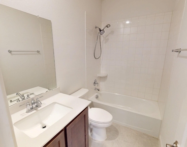 3912 Goldfinch - Photo Thumbnail 15
