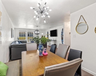 3606 Kayewood Drive - Photo Thumbnail 4