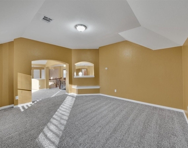 4551 Durrand Drive - Photo Thumbnail 15