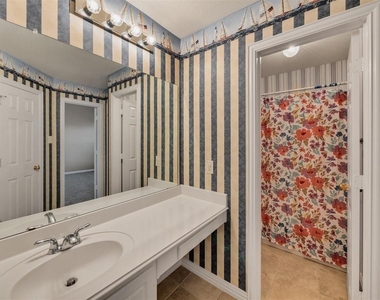 4551 Durrand Drive - Photo Thumbnail 20