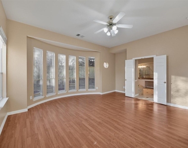 4551 Durrand Drive - Photo Thumbnail 9