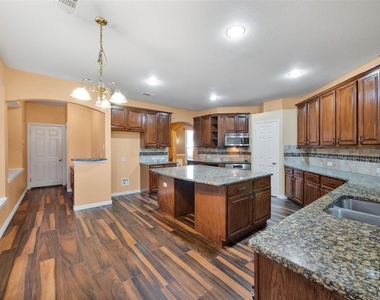 4551 Durrand Drive - Photo Thumbnail 8