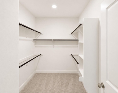 3213 Cordelia Drive - Photo Thumbnail 9