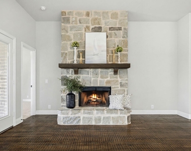 2115 Victoria Lane - Photo Thumbnail 11