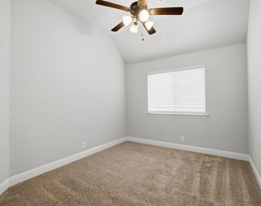 2115 Victoria Lane - Photo Thumbnail 22