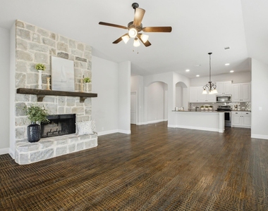 2115 Victoria Lane - Photo Thumbnail 10