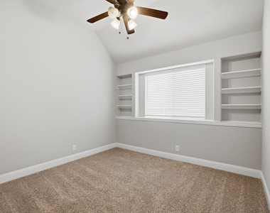 2115 Victoria Lane - Photo Thumbnail 21