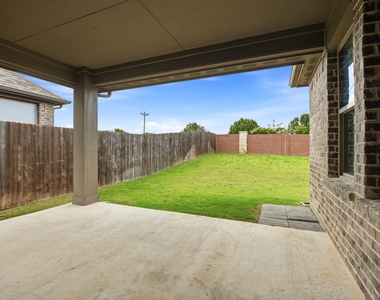 2115 Victoria Lane - Photo Thumbnail 24