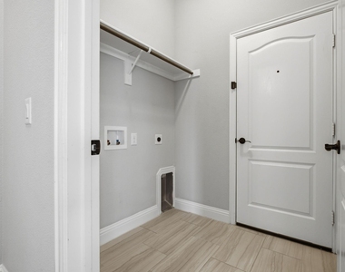 2115 Victoria Lane - Photo Thumbnail 19