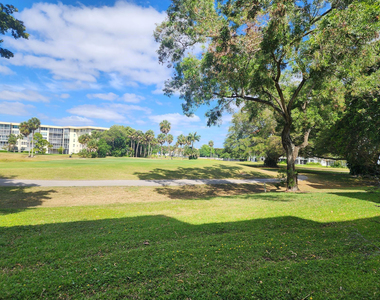 805 Cypress Boulevard - Photo Thumbnail 22
