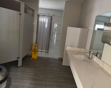 805 Cypress Boulevard - Photo Thumbnail 28