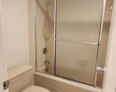 805 Cypress Boulevard - Photo Thumbnail 9