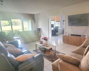 805 Cypress Boulevard - Photo Thumbnail 2
