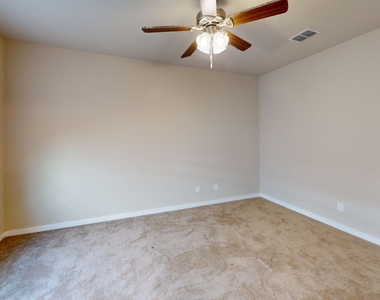2305 Paxton Way - Photo Thumbnail 14