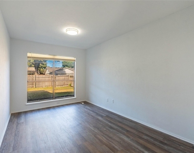 2913 Landershire Lane - Photo Thumbnail 9