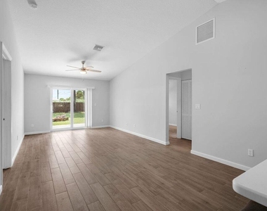 5078 Se Isabelita Avenue - Photo Thumbnail 10