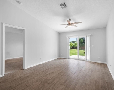 5078 Se Isabelita Avenue - Photo Thumbnail 12