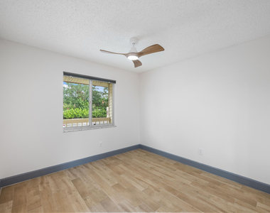5214 Stacy Street - Photo Thumbnail 8