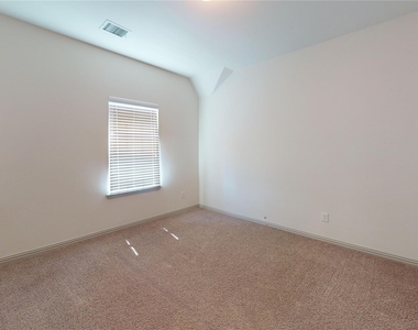 2401b Cort Drive - Photo Thumbnail 12