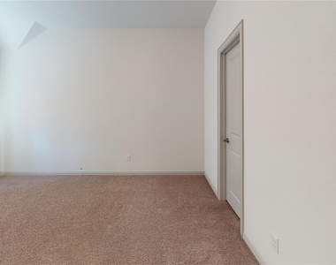 2401b Cort Drive - Photo Thumbnail 14