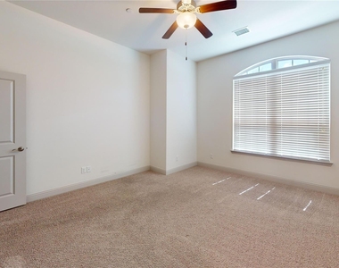 2401b Cort Drive - Photo Thumbnail 13