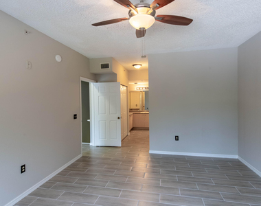 350 Crestwood Circle - Photo Thumbnail 14