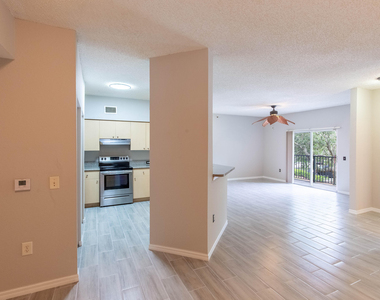 350 Crestwood Circle - Photo Thumbnail 4