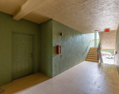 350 Crestwood Circle - Photo Thumbnail 2