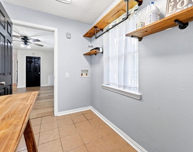 505 Whittle Way - Photo Thumbnail 5