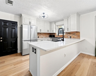 505 Whittle Way - Photo Thumbnail 19