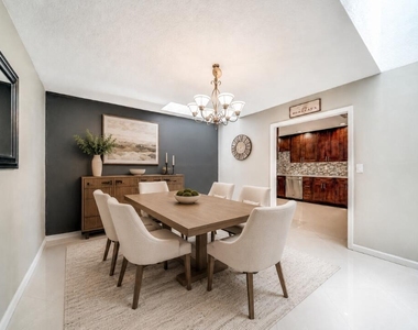 574 Juniper Place - Photo Thumbnail 12