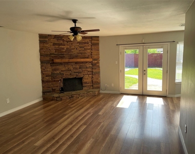 5312 Queens Court - Photo Thumbnail 1