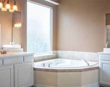 4504 Narrowbrook Drive - Photo Thumbnail 23