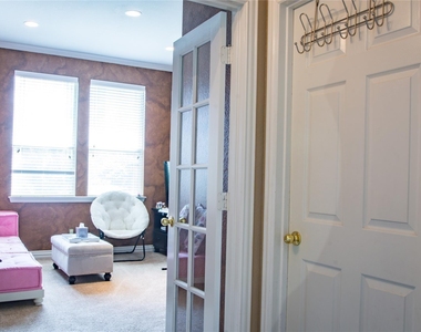 4504 Narrowbrook Drive - Photo Thumbnail 25