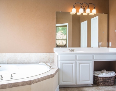 4504 Narrowbrook Drive - Photo Thumbnail 21