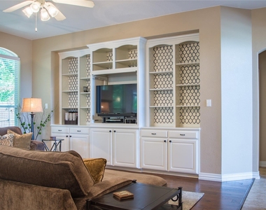 4504 Narrowbrook Drive - Photo Thumbnail 12