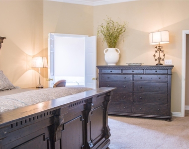4504 Narrowbrook Drive - Photo Thumbnail 20
