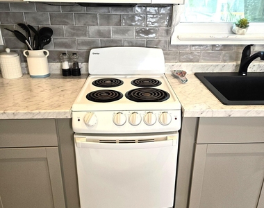 2219 County Road 721 Loop - Photo Thumbnail 10