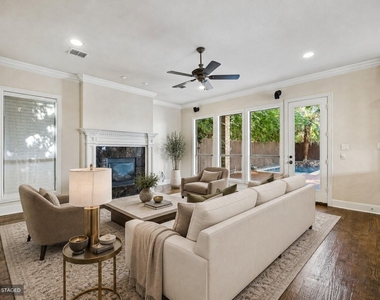 7202 Casa Loma Avenue - Photo Thumbnail 4