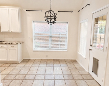 2217 Killarney Drive - Photo Thumbnail 11