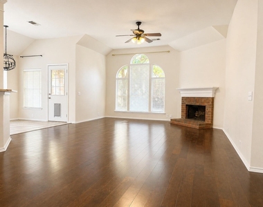 2217 Killarney Drive - Photo Thumbnail 3