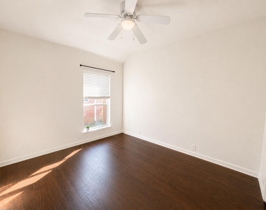 2217 Killarney Drive - Photo Thumbnail 17