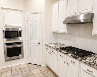 2217 Killarney Drive - Photo Thumbnail 10