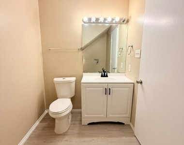 512 Rita Lane - Photo Thumbnail 8